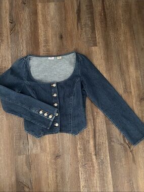 Levi’s long sleeve button front shirt